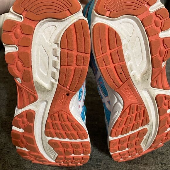 ASICS women’s shoes - Picture 8 of 9